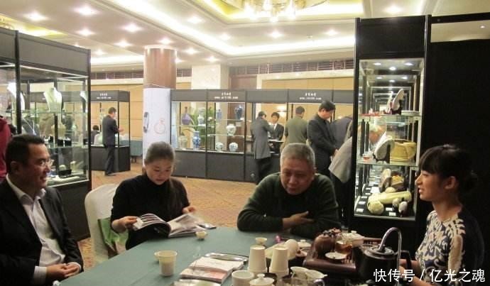 马未都在日本捡漏一只汝窑,谁问价钱他都不说,专家估值不下3亿!