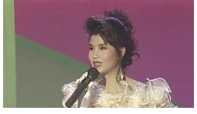黄土高坡|她22岁成为国家一级演员，吐槽春晚盒饭难吃，倪萍1句话让她闭嘴