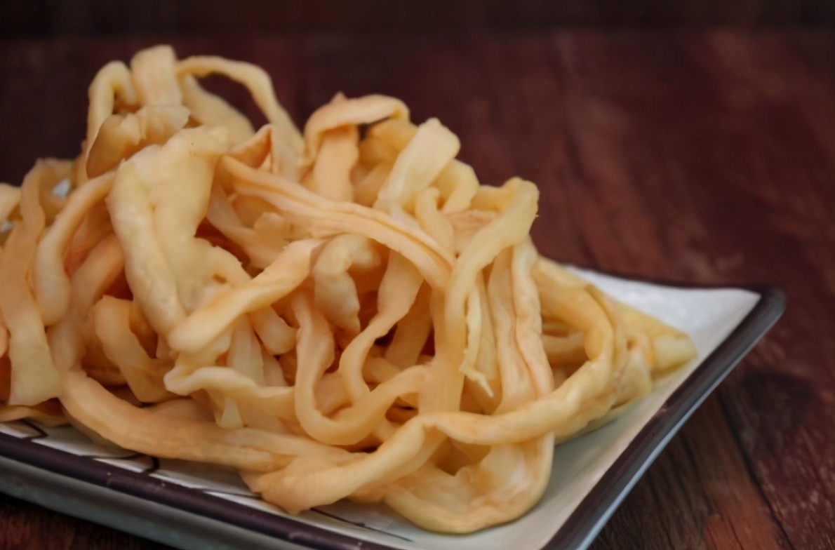 萝卜干直接晒还是直接腌教你60年老方法，脆爽入味，1年不坏