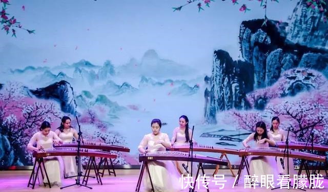 康震|近幾年火爆的《中國詩詞大會》，到底算不算背詩大會