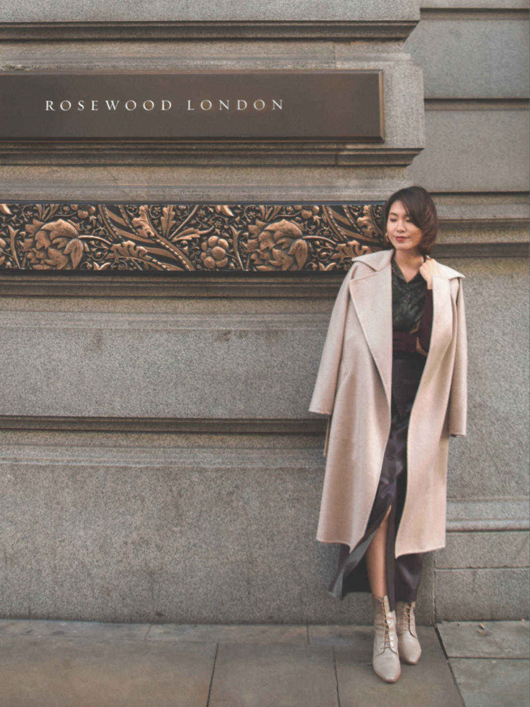 时髦 今年流行“大衣+靴子”,保暖时髦又有气场,冬天穿刚刚好