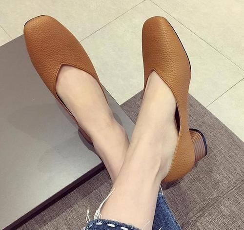 透气性 上班久站容易脚疼,有了舒适的工作鞋,久站工作也更轻松