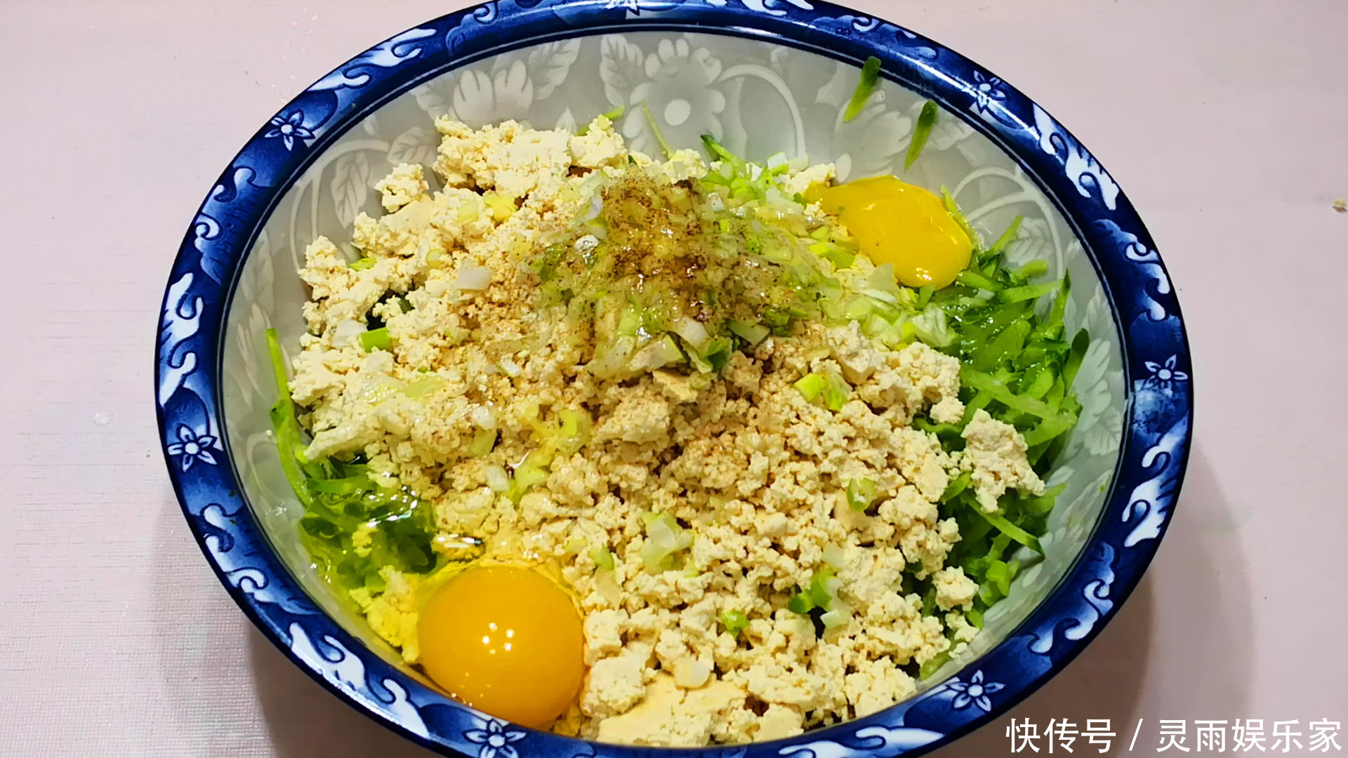 炸萝卜丸子时,万万不可加淀粉,教你正确做法,外焦里嫩,太香了