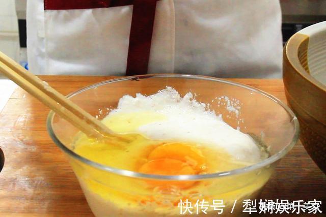 鸡蛋|山药里打2个鸡蛋，不用早起10分钟出锅，这懒人早餐孩子抢着吃