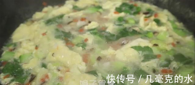 包子这样做,柔软鲜嫩,不用揉面、不用擀皮,做法简单又营养!