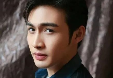 迪丽热巴出于凤九,张彬彬成于秦放