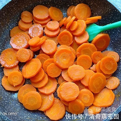 烤箱|#带着零食去旅行!#胡萝卜干(烤箱版)