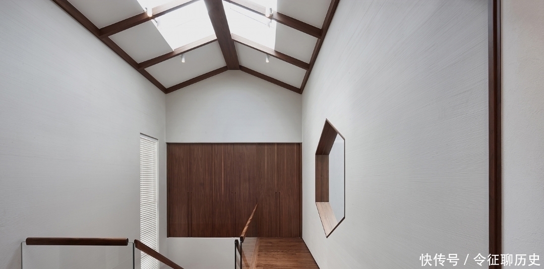 卧室|设计师真聪明,卧室房门这样设计,面积顿时增加一倍