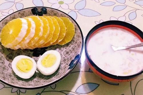 50岁后须养脑，平时应该怎么吃？医生：别只顾着吃核桃