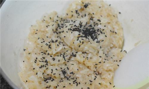 儿子|米饭新做法，儿子着了迷，天天吃不够，5分钟上桌，我特乐意做！