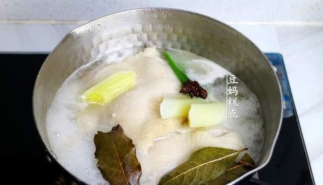 大年三十，做“口水鸡”，这样切一切就上桌