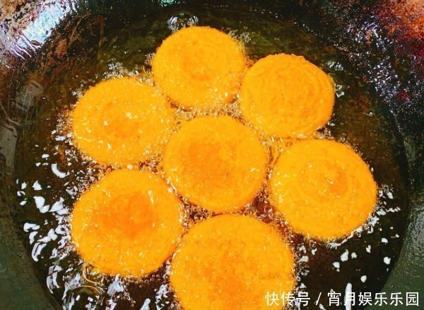 南瓜|做南瓜饼时,只加糯米粉可不行,少了“1种”,口感不好且难吃