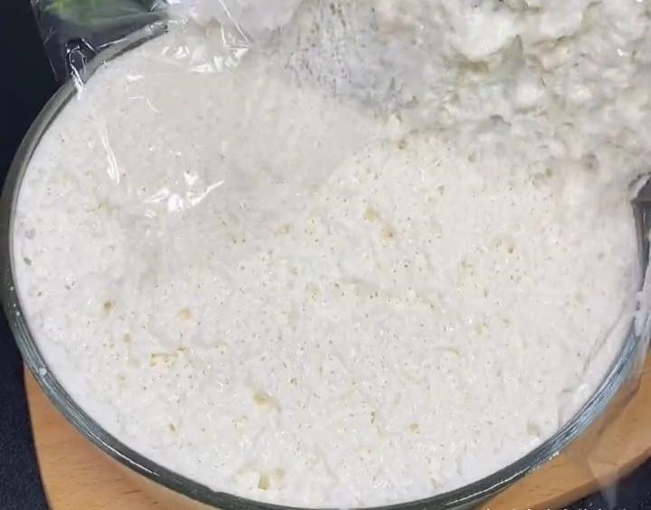 不用牛奶不用蛋，冬天喜欢吃的小点心，香甜可口，自己做挺简单