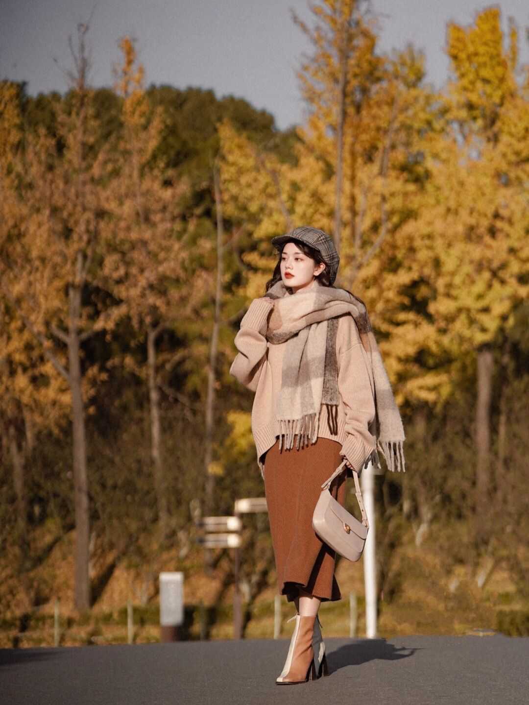 自然色|天冷了,为什么建议“毛衣搭配半身裙”,时髦精们的示范给你答案