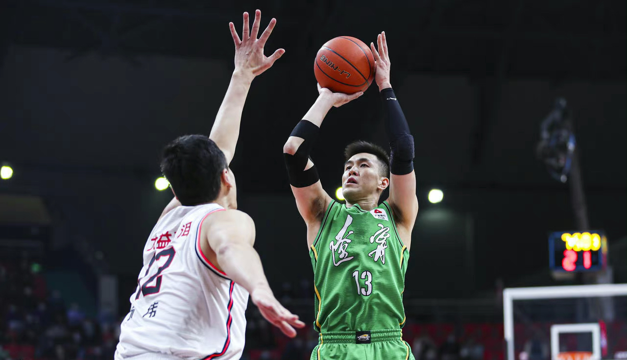 张镇麟|韩德君缺阵,杨鸣调整辽宁男篮首发5将,7+4中锋上位,付豪担重任