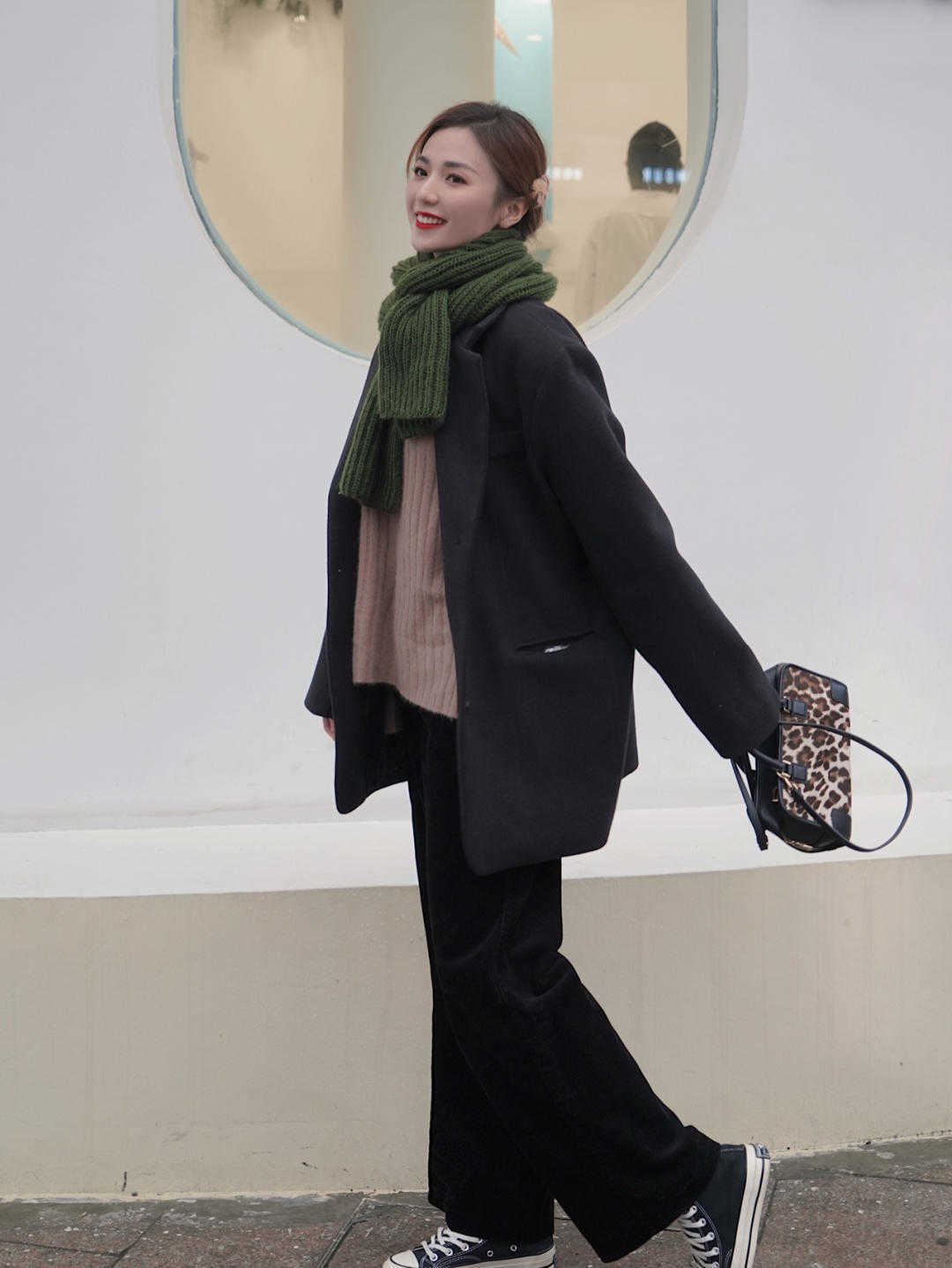 梨形身材 “阔腿裤”很适合梨形身材的女生,搭毛衣和外套温暖优雅,超好看