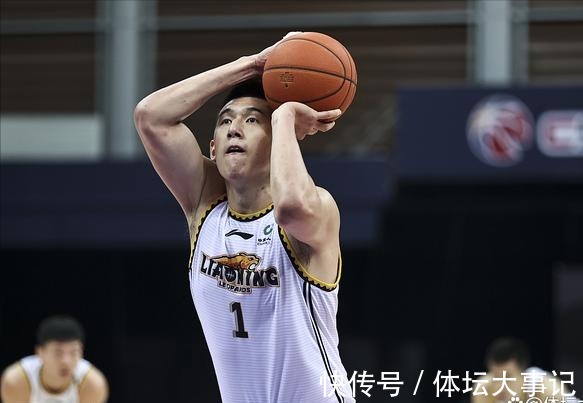 前锋|两场57分!辽篮前锋成广东队克星,代替张镇麟,只有赵睿能对付他