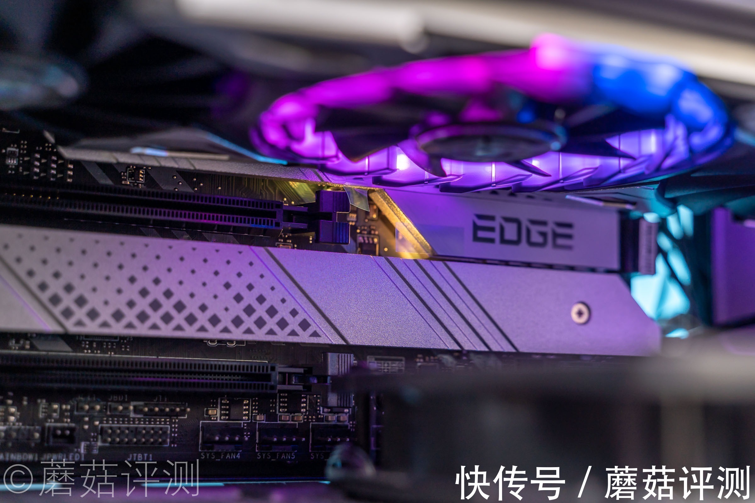 钛主板|颜值用料两手抓、微星MPG Z690 EDGE TI DDR4刀锋钛主板 评测