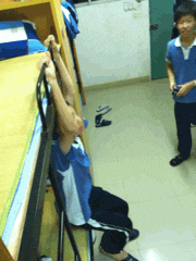 |搞笑GIF段子:一位崇拜紫霞仙子的,别说模仿的还真像