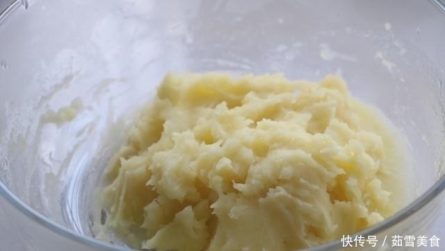 自从学会土豆新吃法，土豆再也不炖了，女儿一口一个停不下来