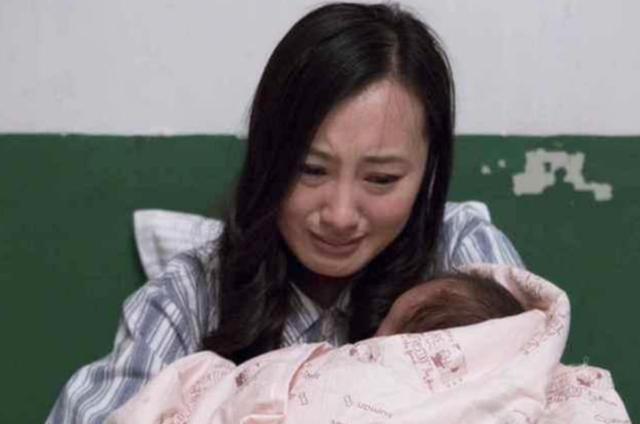 现状|5年前因吃奶太使劲,被妈妈用剪刀划花脸的男婴,现状令人感慨