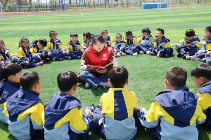 大学生牵手小朋友，“童心向党——萌娃学党史”红色之旅走进浙工大