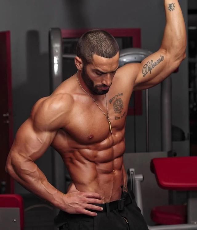 自律|“健身第一男神”,巧克力腹肌,完美肌肉全球身材最好