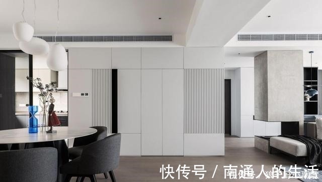玄关|180㎡的大平层，她坚持多做柜子，入住后才知道有多实用！