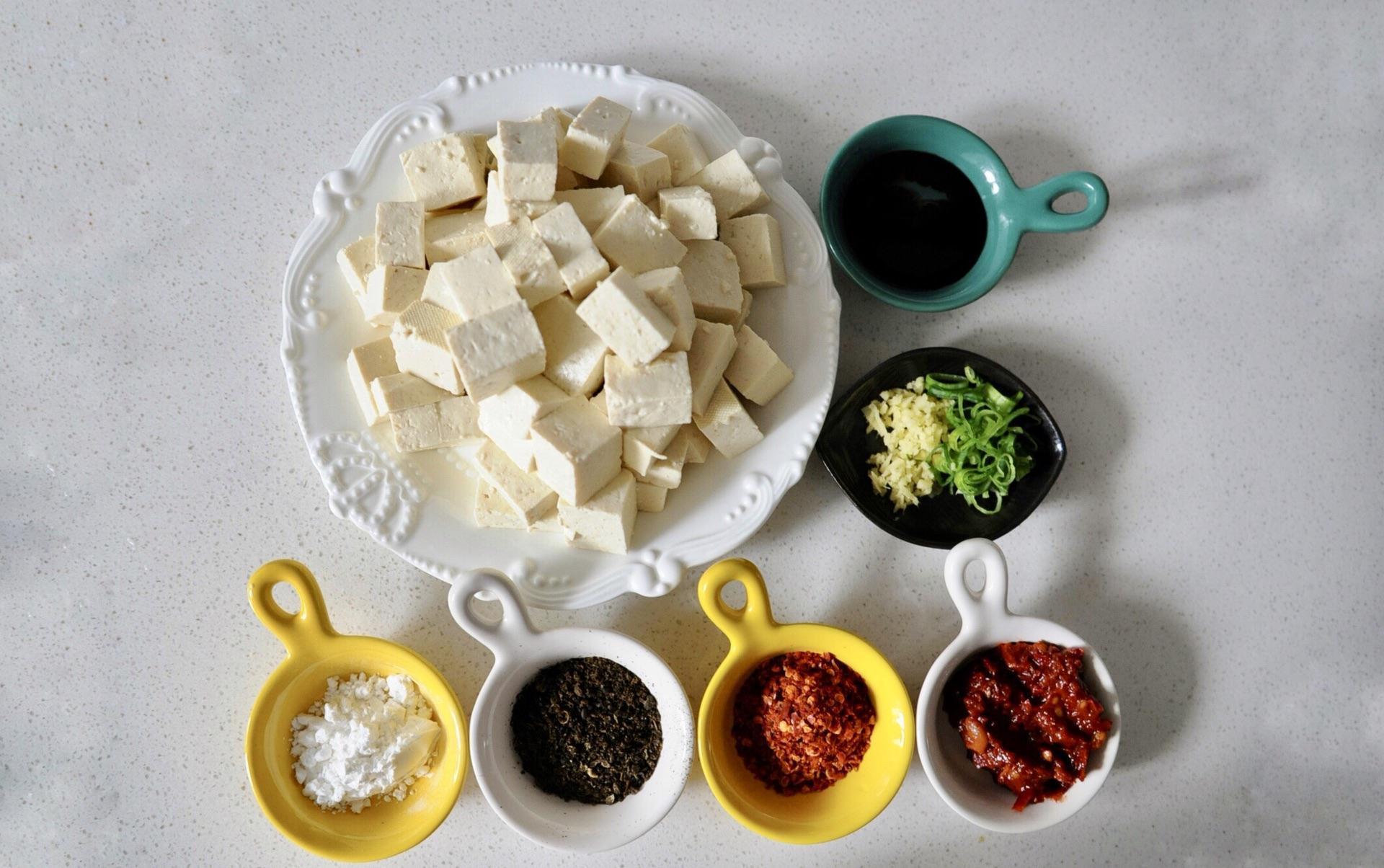 花2块钱买1块豆腐这样做，麻辣鲜嫩，在家也能吃到经典川菜