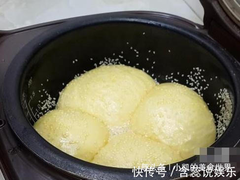 面包家常做法,不用黄油不用烤箱,只需此样做,柔软又拉丝