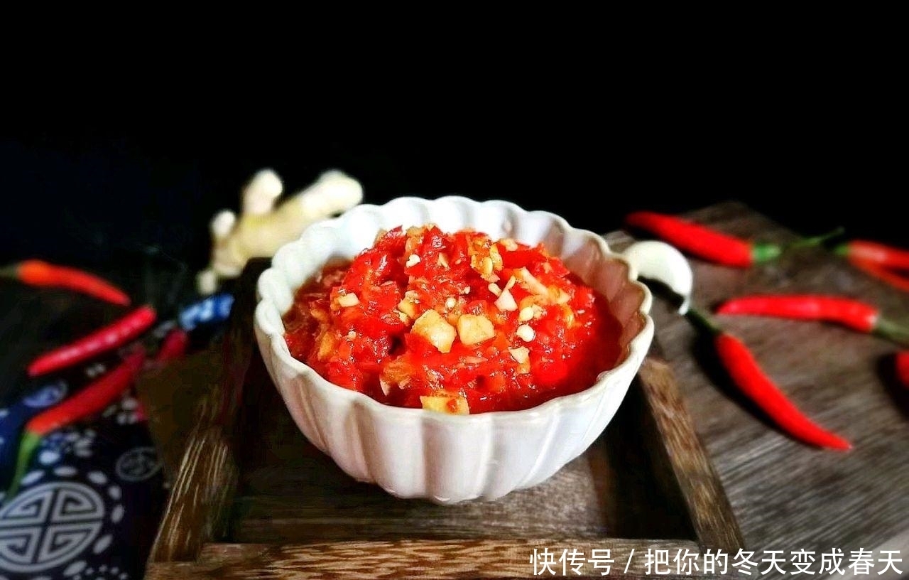 超香剁椒酱是怎么做的,切碎加盐就能做好?没你想的那么简单
