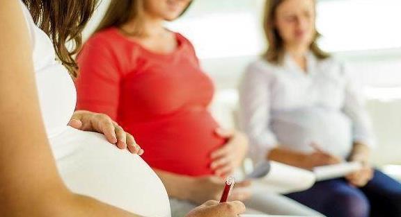 怀孕|孕妇尽量别吃3种食物，会影响胎儿的发育，这2个地方最好少去