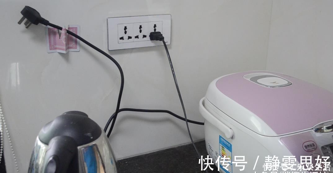 用处|用旧的扑克牌别再扔了, 剪几刀, 粘在厨房里超实用, 人人见了都夸好