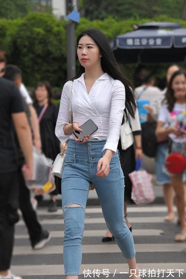 减龄 自信漂亮的打底裤装扮尽显甜美风格,美出自己的风格,青春减龄