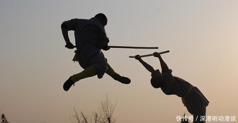 地主儿子|许世友30年后衣锦还乡，见到叔叔怒拔战刀要砍，母亲下跪提醒