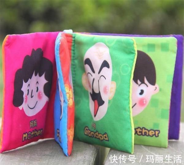 玩具|熊孩子突然安静,不吵不闹不作妖的时候,孩子自己在玩啥