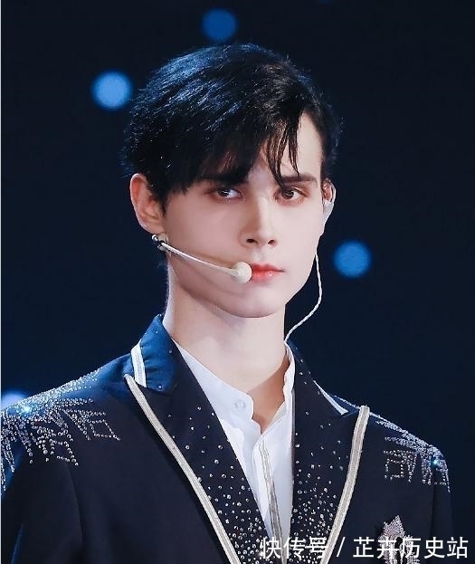 6月新人活跃粉丝榜,INTO1成员占据多数,榜首却被青你选手夺得