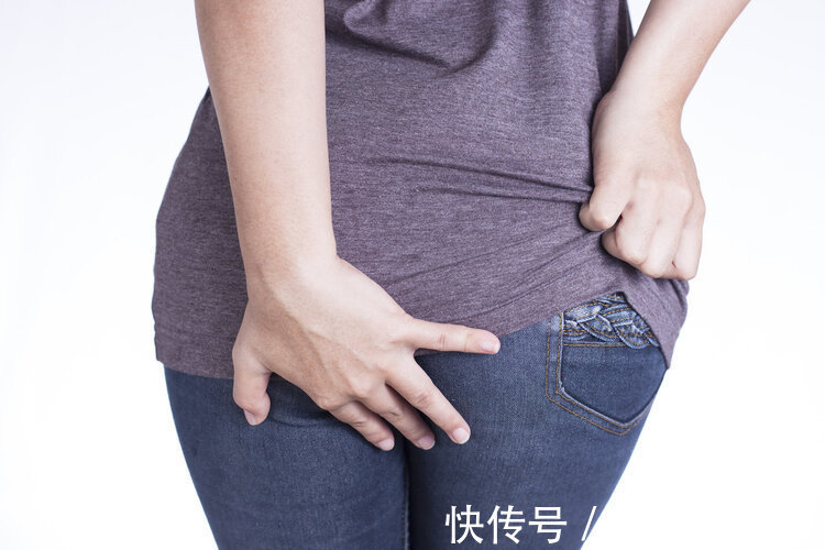 直肠癌|经常放屁是肠癌的警示吗?医生说:这4个症状才是肠癌的信号