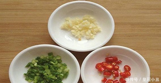 如果家里有老人和孩子，一定要学会这道菜，既降血脂又增强免疫力！