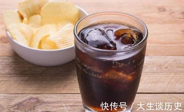 丽丽|我们的孩子正在被“催熟”，这些黑名单零食，家长们尽量别买