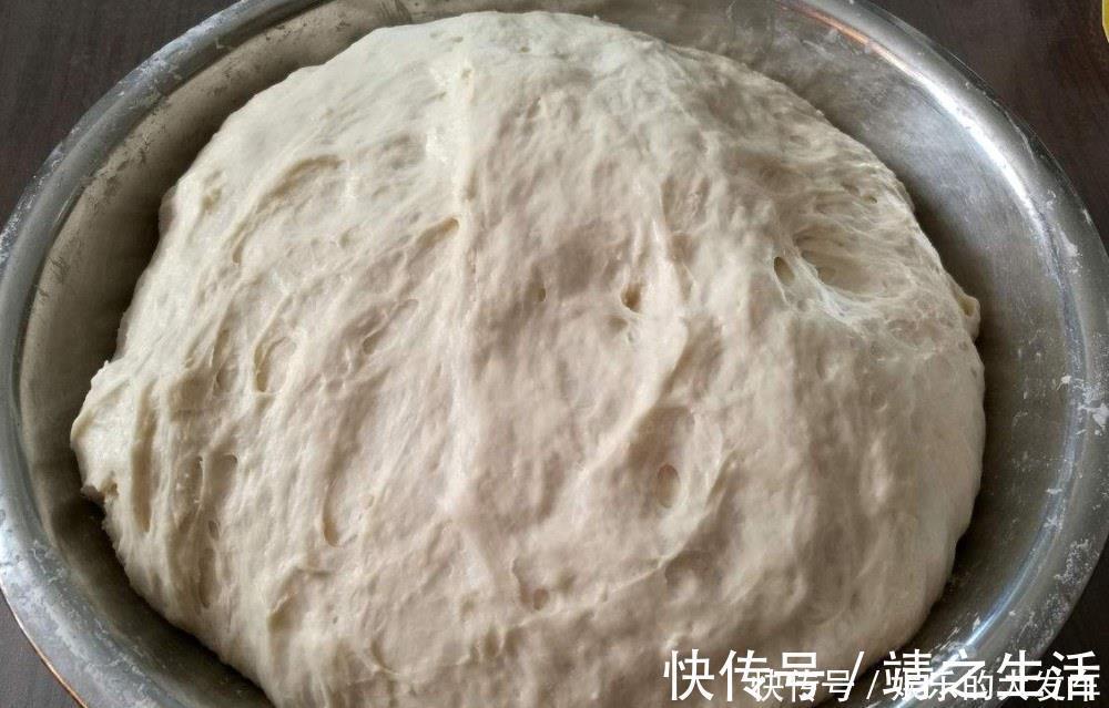 天冷发面，别直接放酵母！教你一个小窍门，30分钟发满盆，好吃