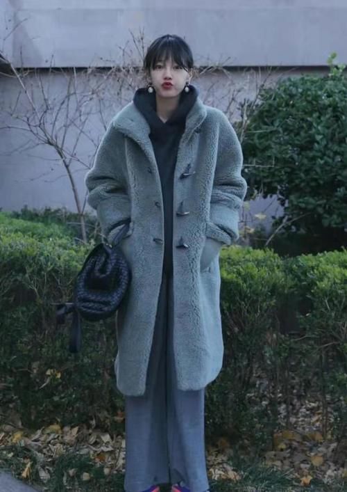 颜色|穿这种大衣时请慎重!明星超模纷纷“踩雷”,3招教你稳稳避开