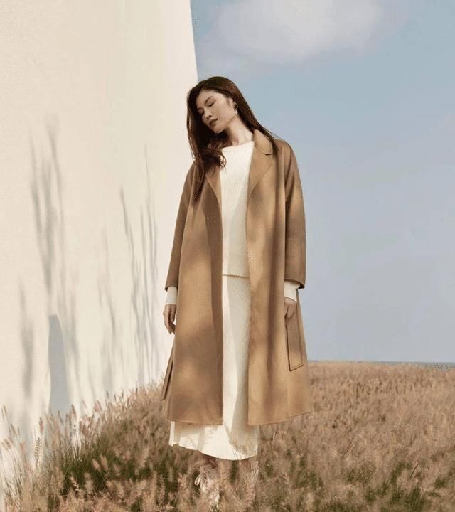 今年流行色“奶油色”怎么搭？与其打扮时髦，不如穿的干净舒适