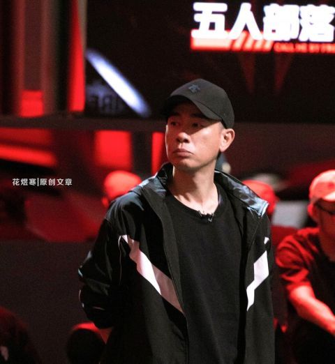 林晓峰|人多是非多!《披荆斩棘的哥哥》陈小春搞小圈子,黄贯中被“排斥”