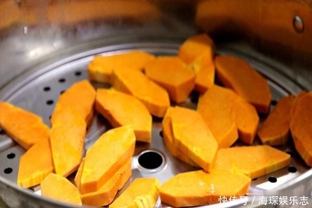 香甜可口|秋天吃早餐别总喝豆浆了,试试这碗奶香南瓜露,香甜可口老少皆宜