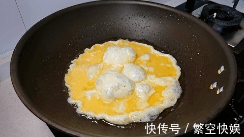 家常菜|洋葱炒蛋，地道家常菜，下锅顺序很重要，这样做，看着就有食欲