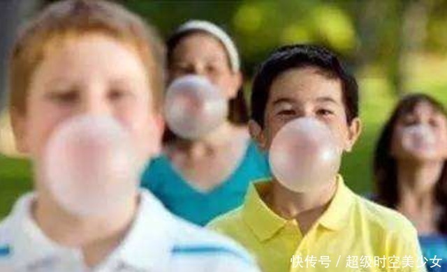 肠子|不小心误吞的口香糖,最后怎么样了?真的会黏在肠子上吗?