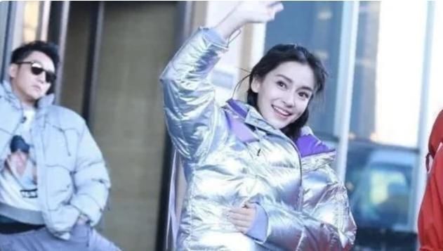 赵丽颖|“撕名牌”原来竟是这样拍的?把我们骗的好苦,难怪赵丽颖说有剧本