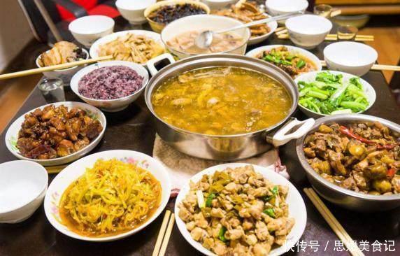 过年期间吃剩饭剩菜，会亚硝酸盐中毒吗？营养师：两种剩菜不要吃