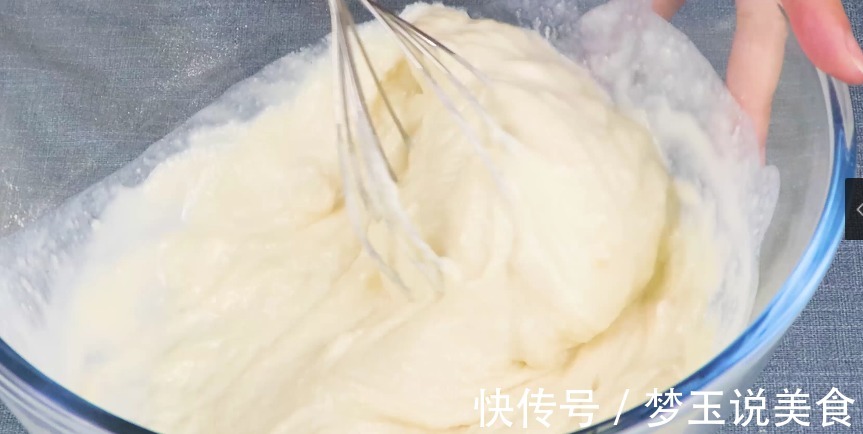 电饭锅蛋糕教你这样做，简单又有营养，蒸出来的蛋糕松软、味道香！